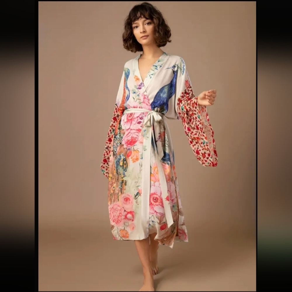 Boho Chic Parisian White Silky Peacock Floral Kimono Duster Wrap Cover-Up Robe